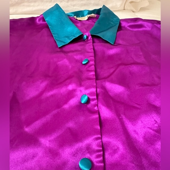 VTG Victoria Secrets Gold Label Vibrant Satin Pajama Sleep Set Shirt & Shorts - Picture 5 of 13